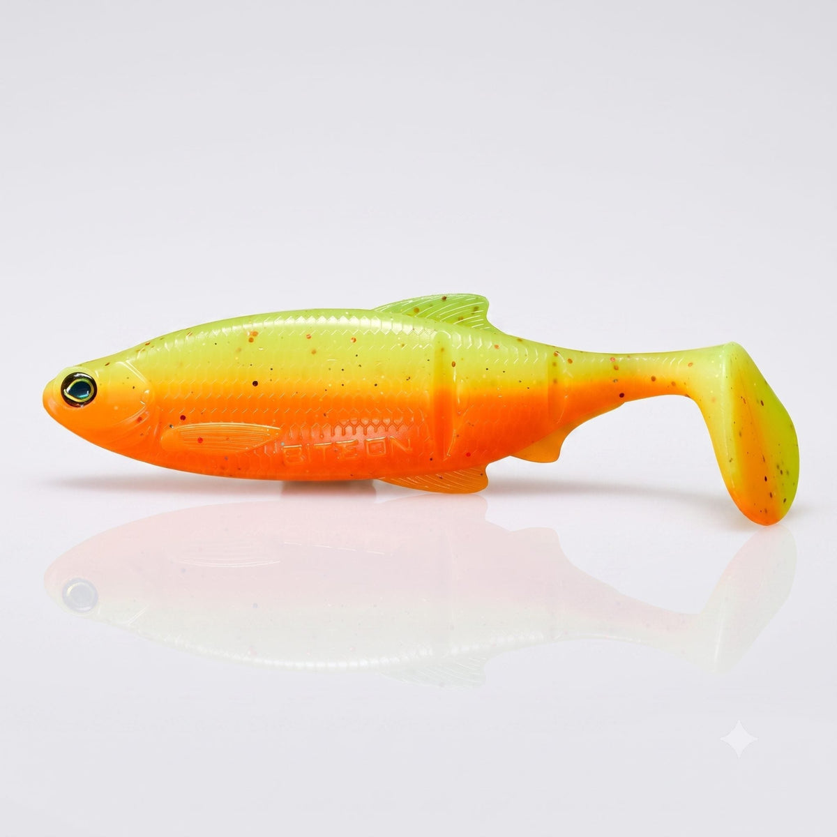 Bite On-Luky Roach Shad-14cm-Orange Ray-De Goeie Vangst